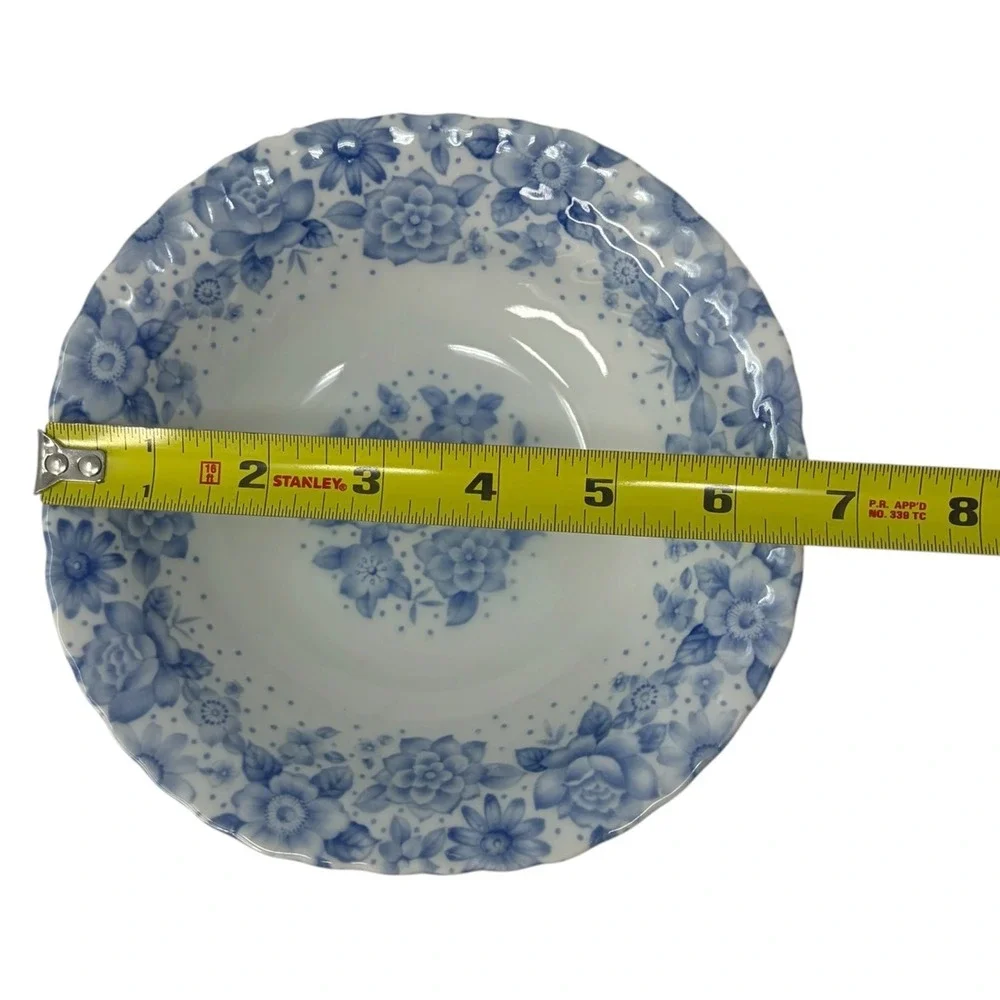 Vintage Japanese Blue White Floral Porcelain 4 Pc Set 2 Plates 2 Bowls